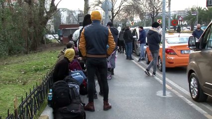 Göçmenler Vatan Caddesi’nden Sınıra Gitmeye Devam Ediyor