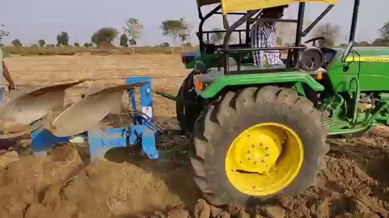 पहली_बार_किसानों_के_लिए_एक_साल_एक_ही_वीडियो_में_pura_saal_ek_hi_video_me_kisano_ke_liye_gift_@lpatel(360p)