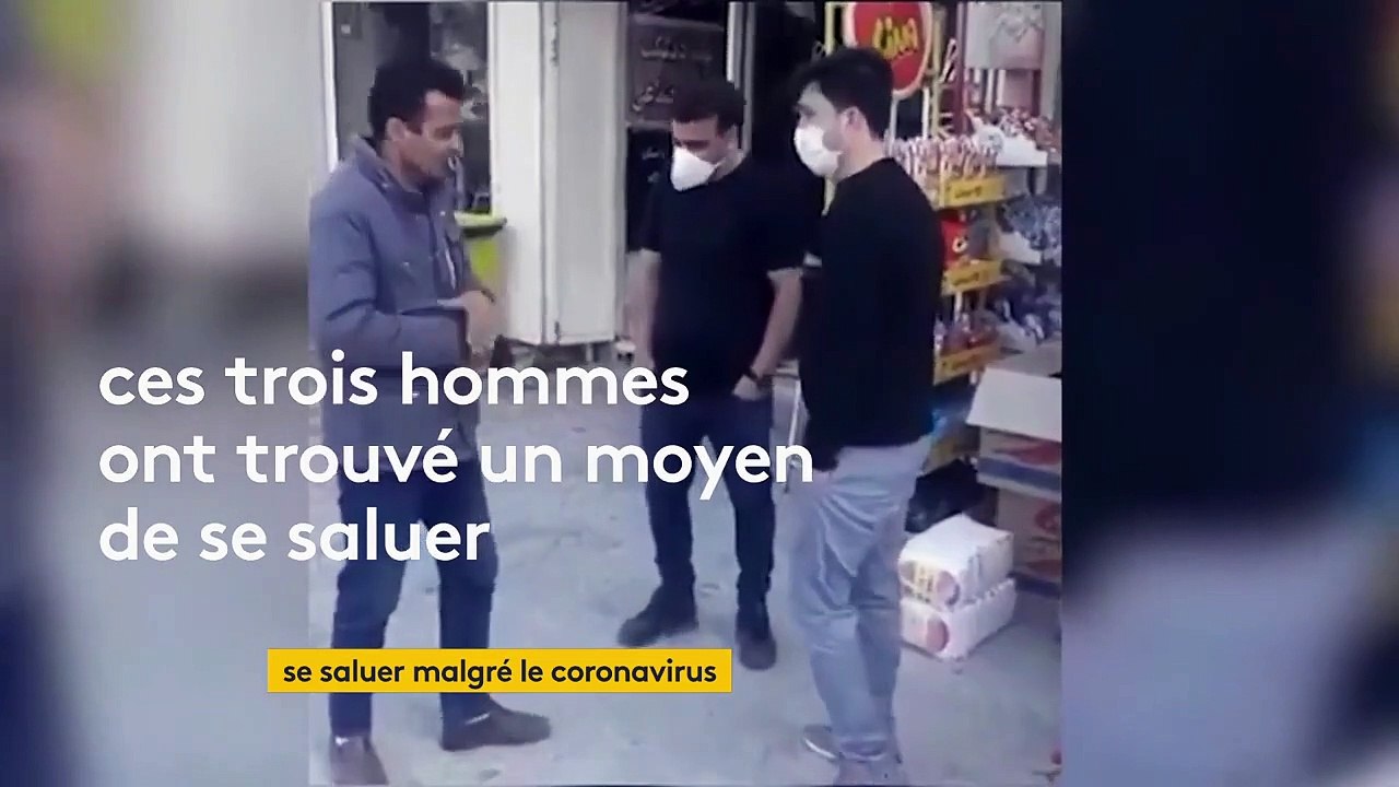 Avec les pieds ou avec les fesses : comment se saluer malgré le coronavirus ?