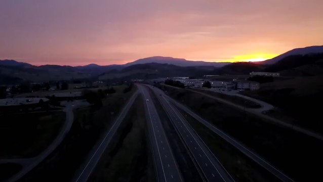 Breathtaking sunrise greets morning commuters