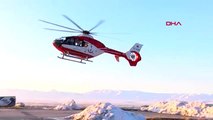 Ağrı yaralıları taşıyan ambulans helikopter, doğubayazıt'a geldi