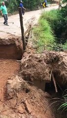 Ponte que dá acesso à comunidade de Capivara, em Vargem Alta