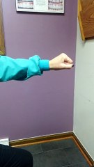 Open hand splayed finger stretch