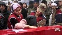 Şehit cenazesindeki Türkiye'yi duygulandıran fotoğrafın hikayesi