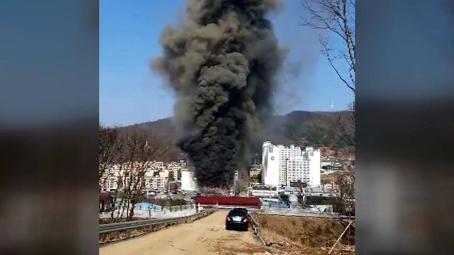 경기 광주시 식자재 냉동창고에서 불...다친 사람 없어 / YTN