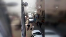 Yangında mahsur kalan kadın, vatandaşların açtığı battaniyelerin üzerine atladı - İSTANBUL