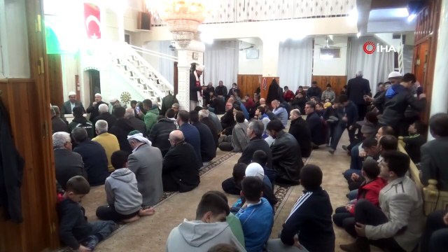 - İdlib şehitleri için mevlit okutuldu, lokma dağıtıldı