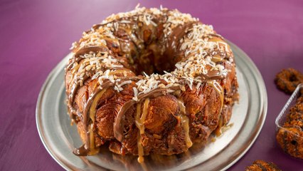 How to Make Girl Scout Samoas Monkey Bread