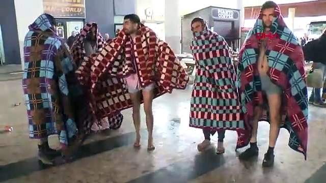 Yunan polisi göçmenleri dövüp, çıplak halde geri gönderdi