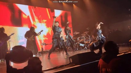 BABYMETAL in France Paris『DA DA DANCE (feat. Tak Matsumoto)』『PA PA YA!!』