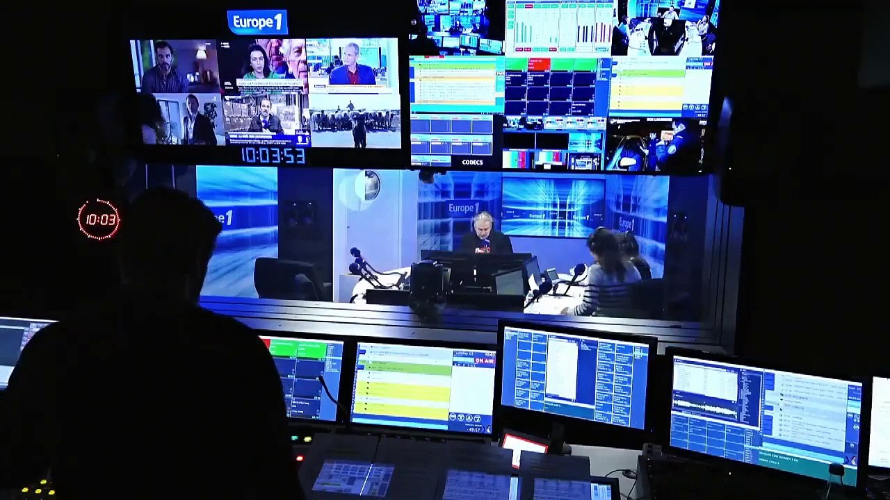 Les "Tournesols" de Van Gogh en confinement, la "Maison bleue" de Maxime Le Forestier en vente et une pièce de monnaie en l'honneur de 007