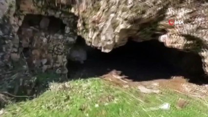 Mağara ve kaya bloklarının arasına gizlenmiş 300 kilogram esrar ele geçirildi
