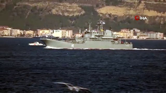 Rus Savaş Gemisi 2 Türk Sahil Güvenlik Botu Refakatinde Çanakkale Boğazı’nda İlerliyoR