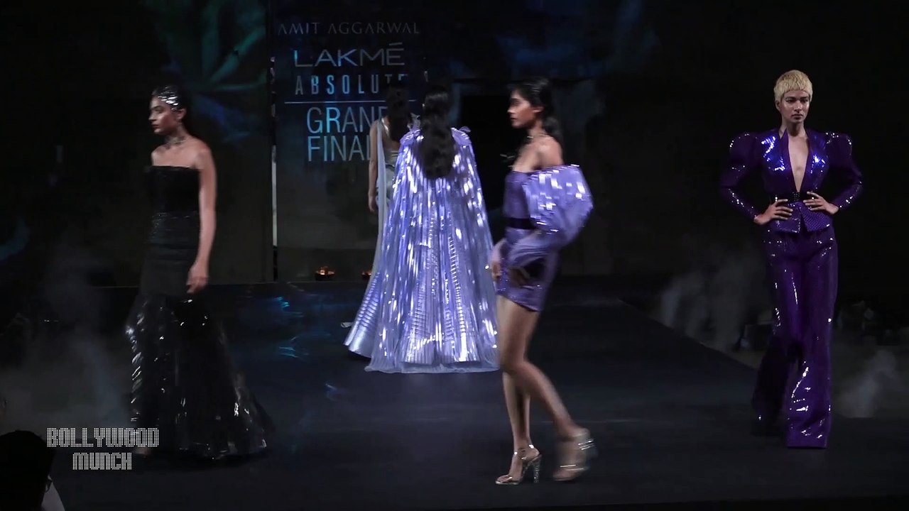 Kareena Kapoor Walks On Ramp For Amit Aggarwal At Grand Finale Of LFW Spring Summer 2020