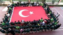 Malatya ilkokul öğrencileri, idlib'deki askerler için türk bayrağı açtı