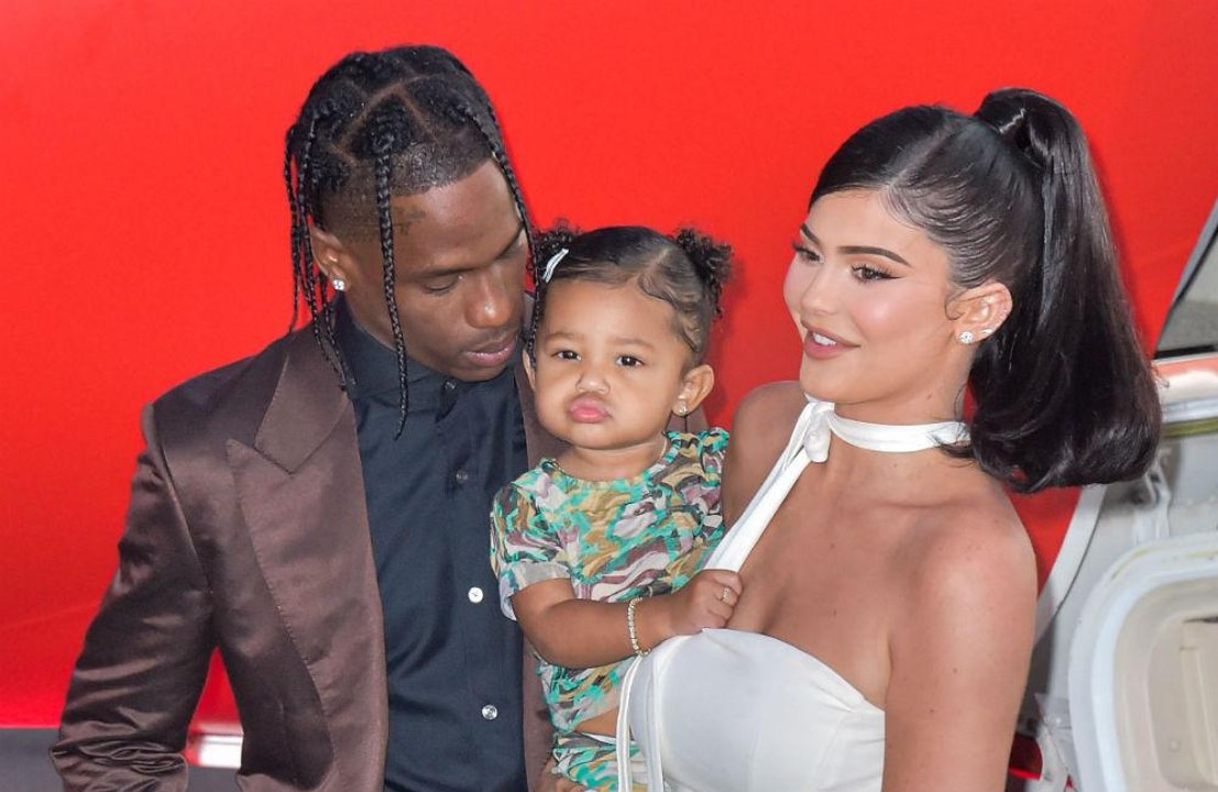 Kylie Jenner não quer rotular relacionamento com Travis Scott
