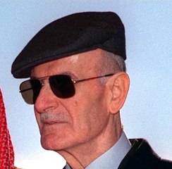 Esad, baba Esad'ı hatırlatıyor