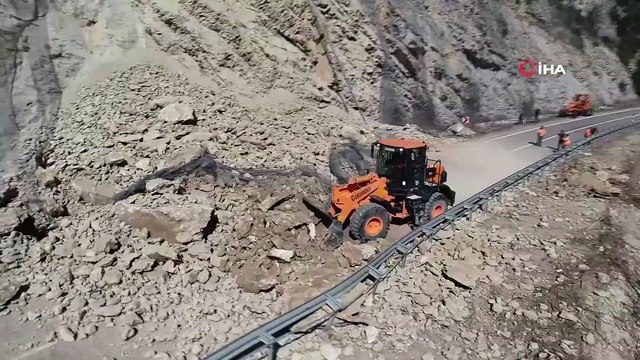 Karabük- Zonguldak Karayolunda Yolunda Heyelan