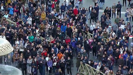 Papa Francisco testa negativo para novo coronavírus