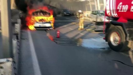 Haliç Köprüsü'nde araç yangını: Trafik felç oldu