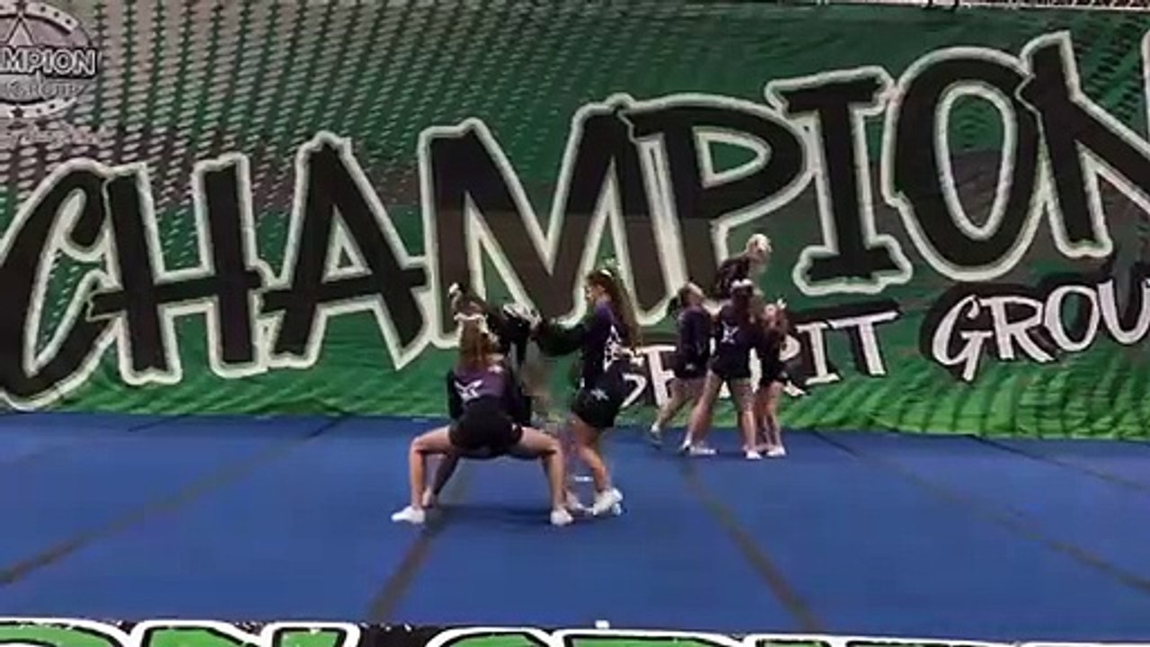 Cheerleader Fail