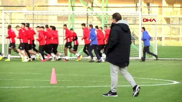 Spor çaykur rizespor'da karaman ilk antrenmanına çıktı