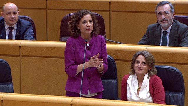 Montero: Se puede permitir bajar impuestos y cumplir los objetivos