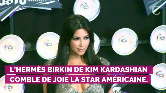 Kim Kardashian ressort son sac Hermès hors de prix