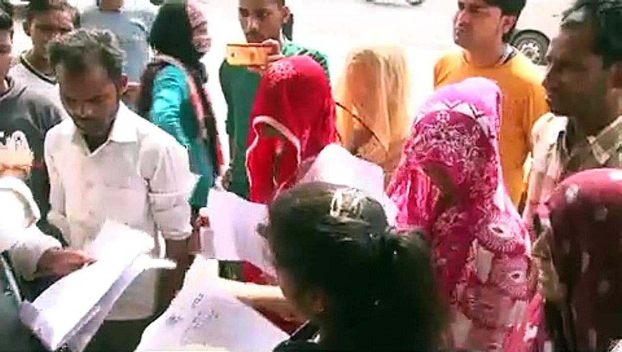 आगरा -पीड़ित परिवार ने लगाए पुलिस पर आरोप हत्या के मामले में नही हुई कार्रवाई