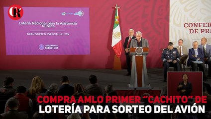 Compra AMLO primer “cachito” de lotería para sorteo del avión
