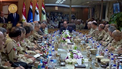 شاهد.. الرئيس السيسى يترأس اجتماع موسع لقيادات الجيش فى مقر وزارة الدفاع