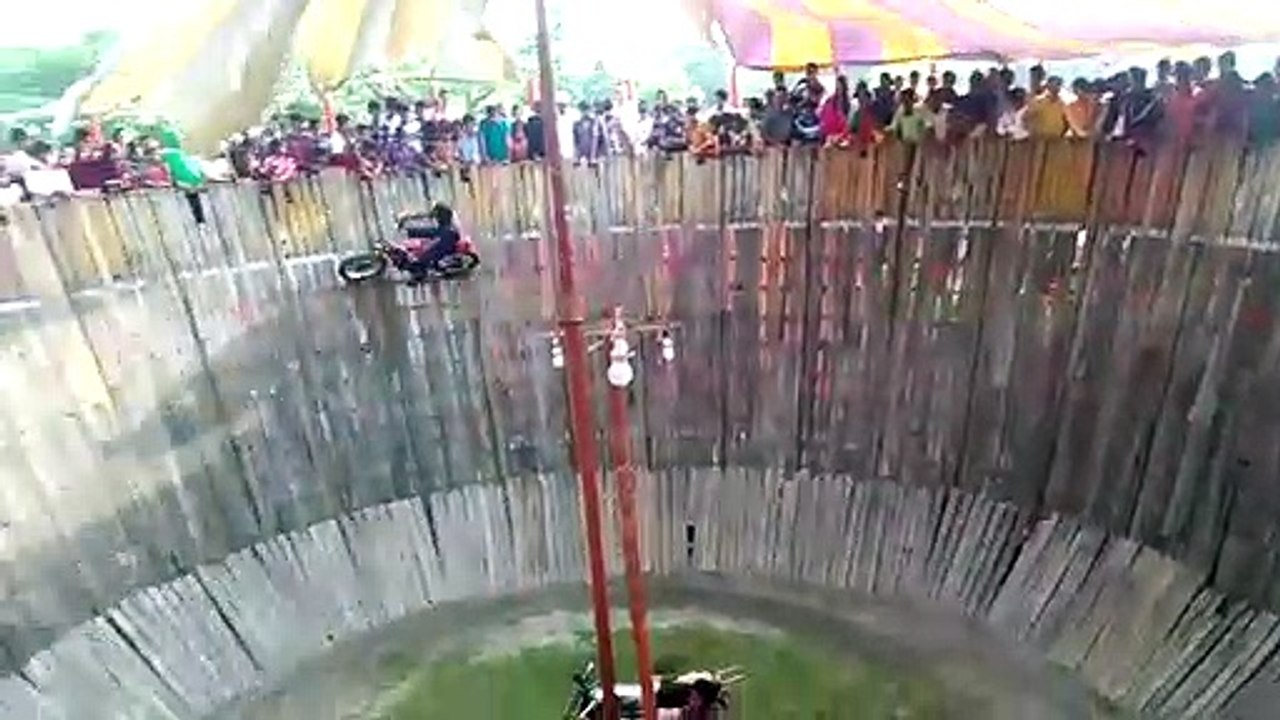 wall of death  || moat ka khunwa Wall of Death | Mout Ka Kuwa | Sachal Sarmast Mela 2019 |\ Maut ka Kuwa | Accident in well of Death | Dangerous Maut ka Kuwa | मौत का कुआँ|| #1 MAUT KA KUWA (मौत का कुआँ) LIVE DEATH Accidents Compilation || Wall Of Death