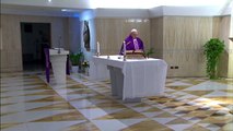 Papa Francisco pede aos padres que visitem os doentes