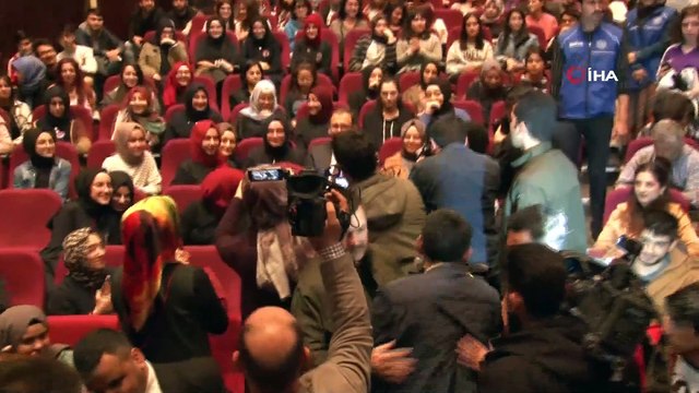 Bakan Kasapoğlu: “Milletimizin birlik ve beraberlik tablosu tüm dünyaya ders verir niteliktedir”