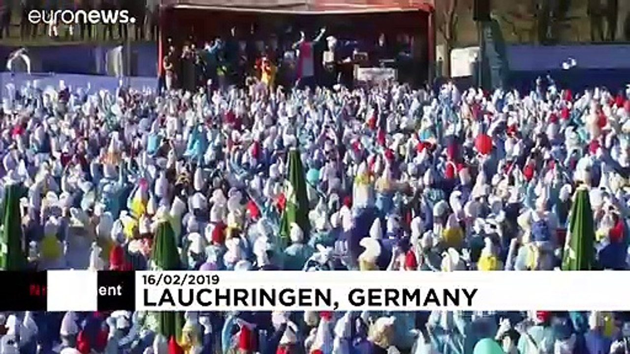 Un rassemblement de 3.500 "Schtroumpfs" à Landerneau dans Finistère, en pleine crise du coronavirus, fait le buzz sur le Net