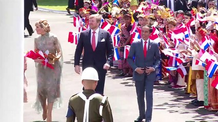 Dutch royals visit Indonesia, king apologises for 'excessive violence'