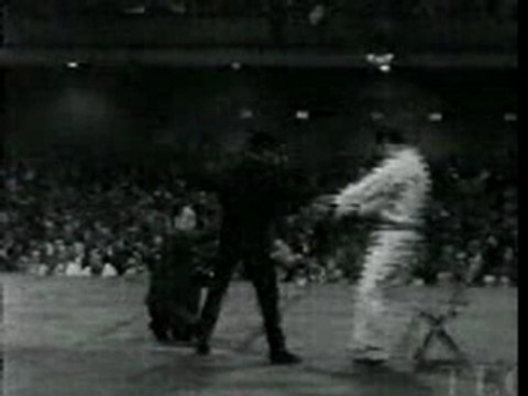 Bruce Lee One Inch Punch