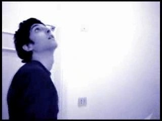 attraverso porte chiuse