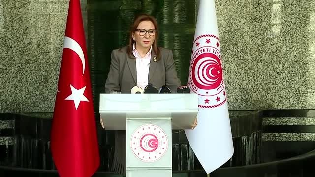 Pekcan: (Tıbbi maskede fahiş fiyat artışı) 13 firmadan 9'u haksız fiyat artışı nedeniyle idari...