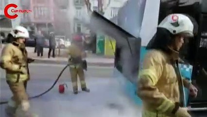 Taksim'de İETT  otobüsünde yangın
