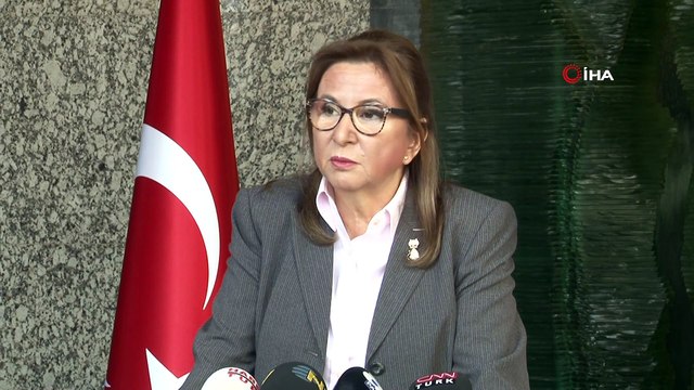 Ticaret Bakanı Ruhsar Pekcan: 'Başta maske olmak üzere, bazı sağlık ekipmanlarının ihracatını ön izne bağladık'