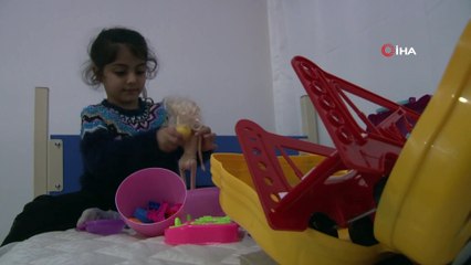 Depremde yanmıştı...Küçük kız yapay ve kendi derisinin nakli ile tedavi edildi