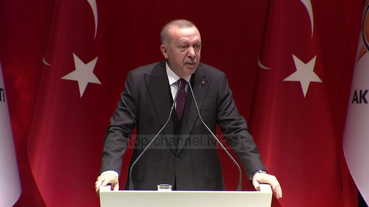 Athina: BE të dalë me strategji të re/ “Refugjatët të shkojnë direkt nga Turqia në vendet përkatëse”