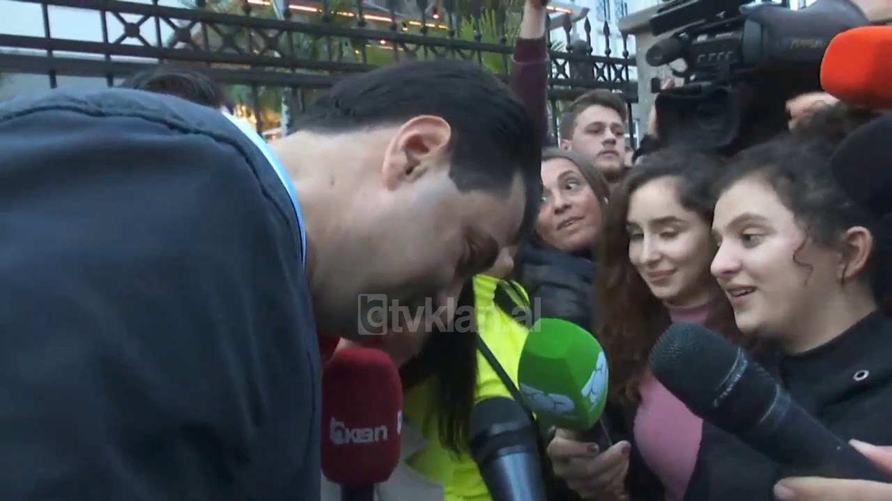 Basha i bashkohet manifestimit ne Bulevard