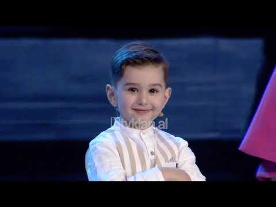 Ne Kurthin e Piter Pan - Alketa dhe femijet ne...