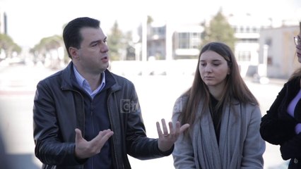 Basha takohet me studentet: Shpresa per ndryshim jeni ju