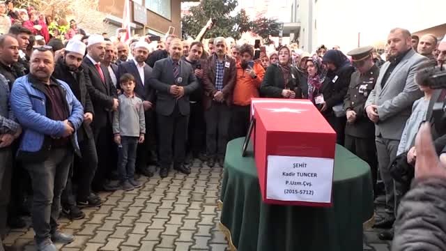 İdlib'de şehit olan Uzman Çavuş kadir Tuncer'in naaşı babaevine getirildi