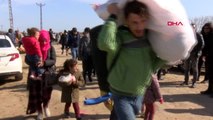 Edirne çorlu göçmenlerin meriç nehri'ndeki zorlu ilerleyişi devam ediyor