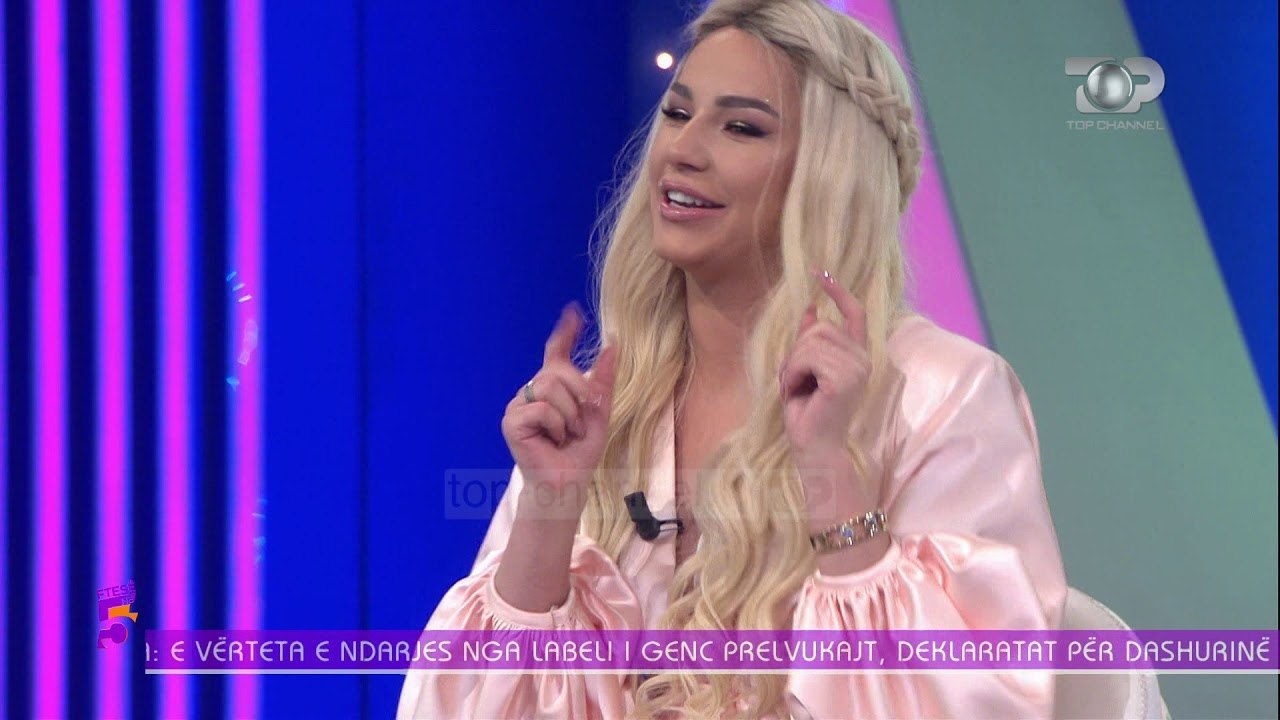 Ermal Fejzullahu xheloz për këngëtaren shqiptare: Më thotë të mos zhvishem!