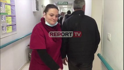 Situatë kaotike në Spitalin e Fierit, prindër dhe mësues në spital për të shoqëruar fëmijët e helmua
